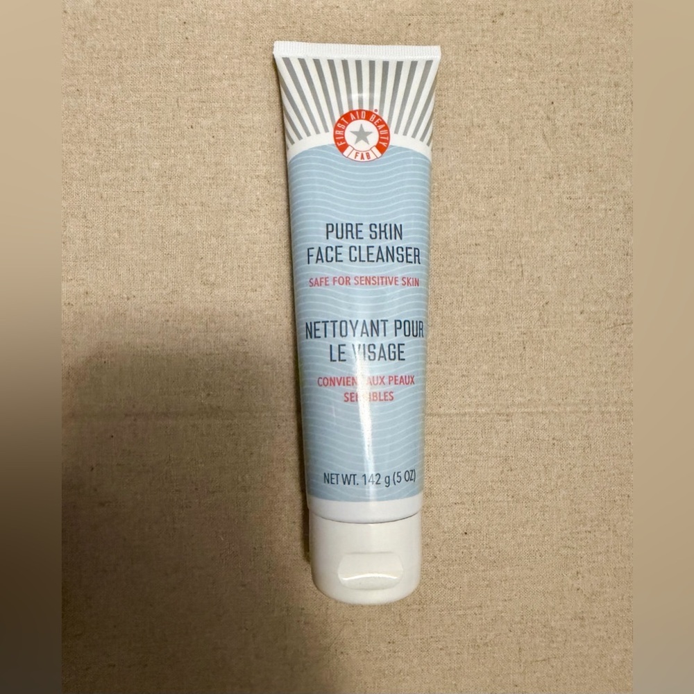 FIRST AID BEAUTY Pure Skin Face Cleanser - Gentle Hydrating Cleanser 5oz NEW - Picture 2 of 8